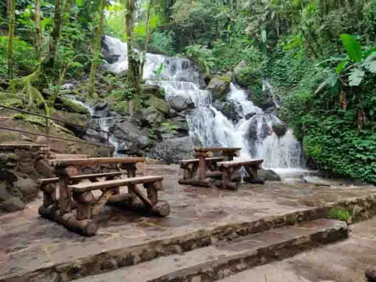 De' Valley Waterfall Ciwidey Valley Resort
