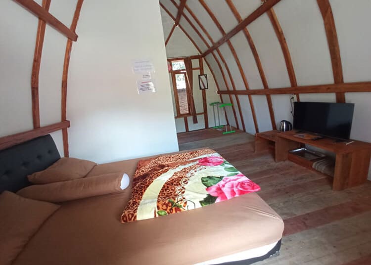 villa manora dusun strawberry walini