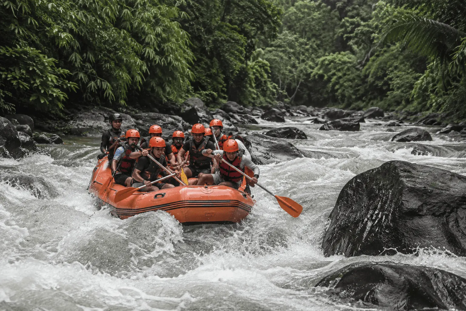 Crocodile group rafting experience di sungai tropis