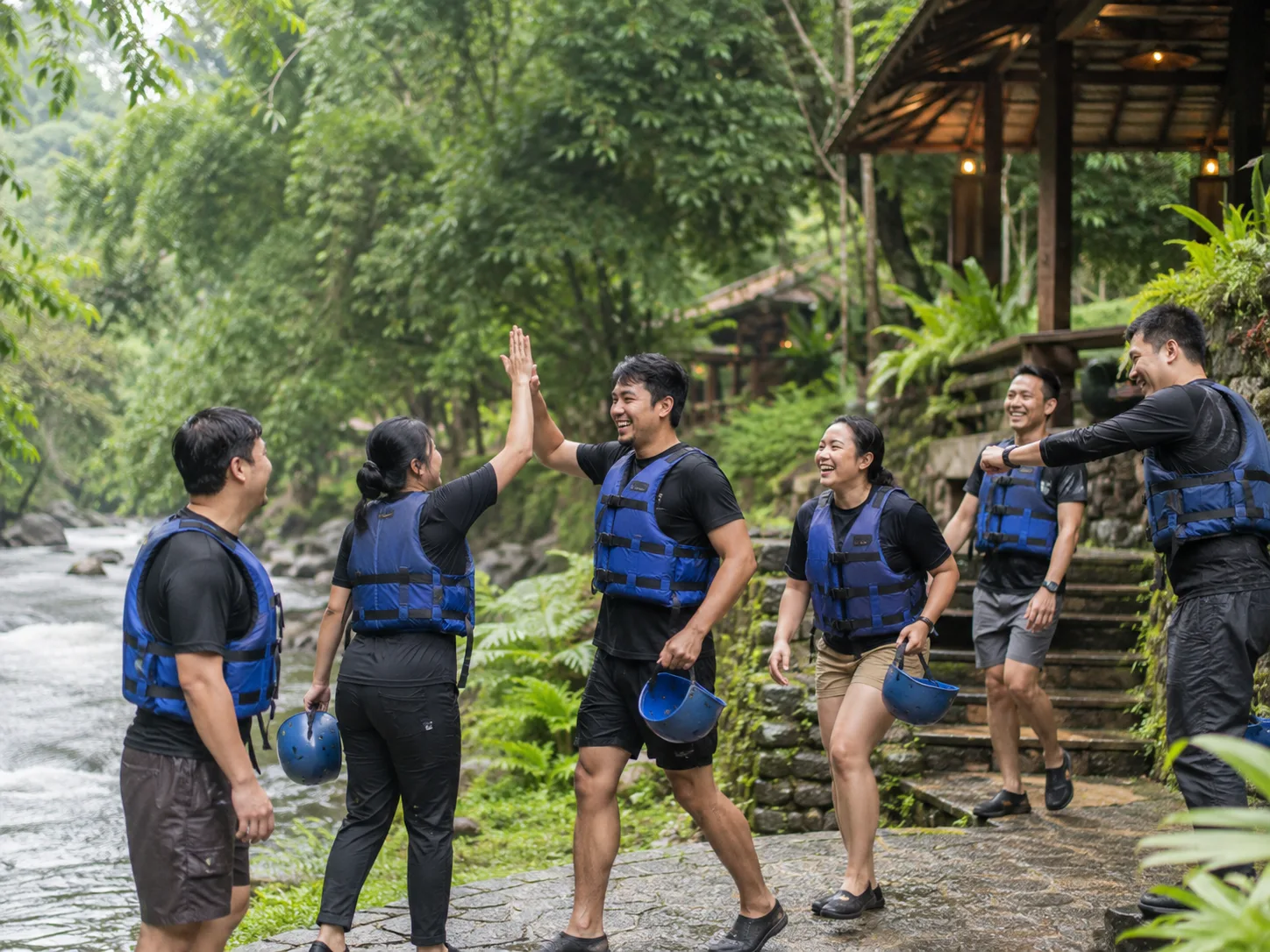 Kebersamaan team dan group di area adventure riverside