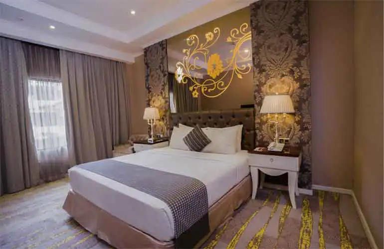 Grand Deluxe room Sutan Raja Hotel Soreang